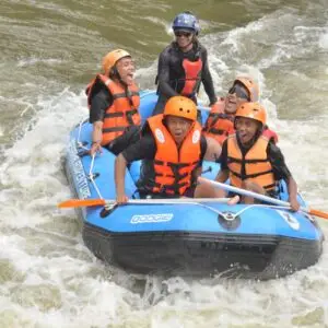 Keseruan Rafting di Sungai Konto